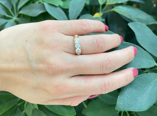 Anillo de oro amarillo de 14 quilates con 3 piedras y diamantes de 0,79 quilates, talla 6