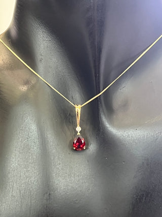 Colgante de oro amarillo de 10 quilates con diamantes y granates de 0,02 quilates, 18"