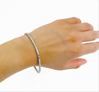 Brazalete de tenis de talla redonda de 1,00 quilates con diamantes en oro blanco de 10 quilates