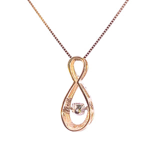 Colgante de oro amarillo de 10 quilates con diamantes de 0,10 quilates en total, 18"