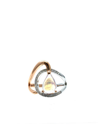 Anillo de piedra lunar y diamantes