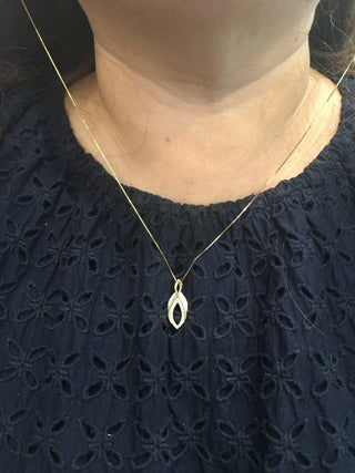 Colgante de oro amarillo de 10 quilates con diamantes de 0,22, 18"