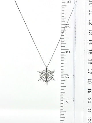 Colgante de copo de nieve de diamantes