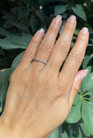 10k White Gold 0.10cttw Diamond Antique Mill Grain Ring