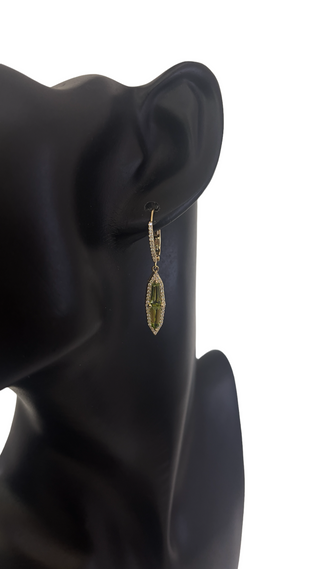 Pendientes colgantes de oro amarillo de 14 quilates con peridoto de 1,61 quilates y diamantes de 0,30 quilates