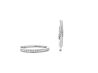 Aretes tipo argolla con diamantes de 0,15 quilates en oro blanco de 10 quilates