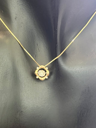 Colgante de oro amarillo de 10 quilates con diamantes de 0,25 quilates en total, 18"