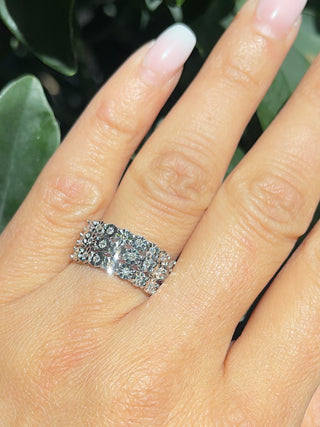 Anillo con engaste de ilusión de diamantes de 0,25 quilates en oro de 10 quilates en dos tonos