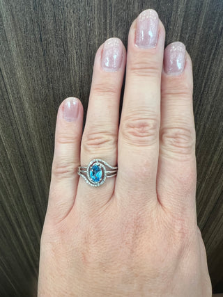 Anillo de plata de ley 925 con topacio azul de 7 x 5 mm y diamante de 0,03 quilates, talla 6