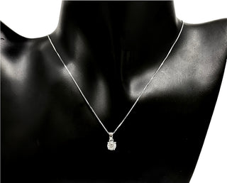 Colgante solitario de diamantes de 0,10 quilates en oro blanco de 10 quilates, 18"