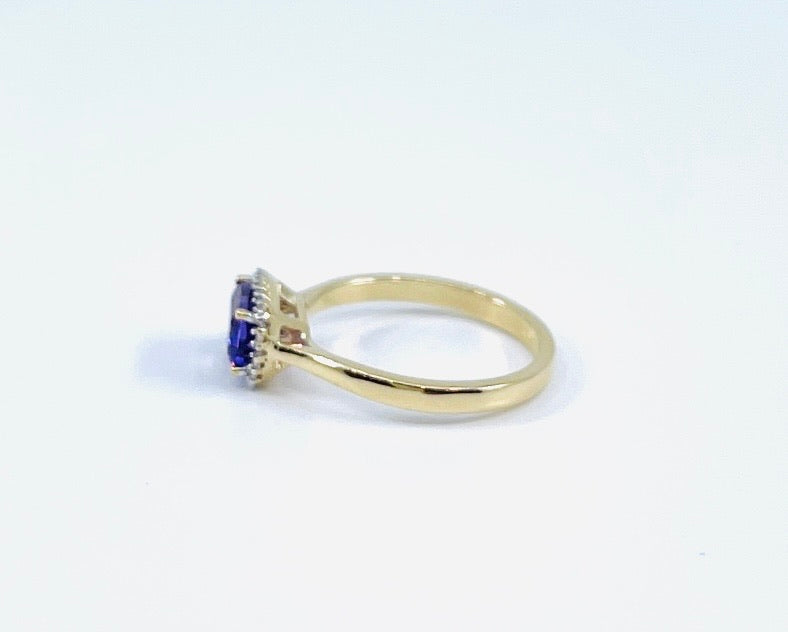 10K Yellow Gold Amethyst &amp; 0.07cttw Diamond Ring- Size 6.5