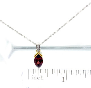 Colgante de oro blanco y amarillo de 10 quilates con granate y diamantes, 18"