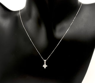 Colgante de diamante canadiense de talla cuadrada de talla princesa de 0,30 quilates en oro blanco de 14 quilates, 18"