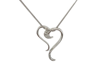 Colgante en forma de corazón con diamantes de 0,015 quilates en oro blanco de 10 quilates, 18"