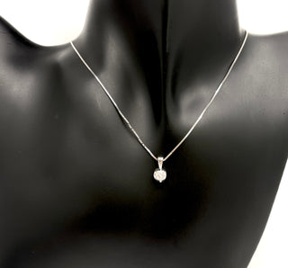 Colgante con solitario de diamante canadiense de 0,30 quilates en oro blanco de 10 quilates, 18"