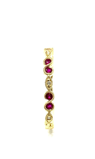Anillo de rubí y diamantes
