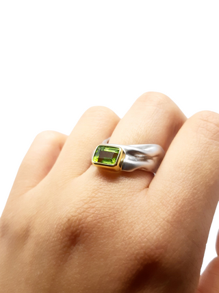 Anillo de Plata y Peridoto