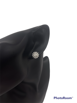 Aretes de diamantes de 2,63 quilates en oro blanco de 14 quilates