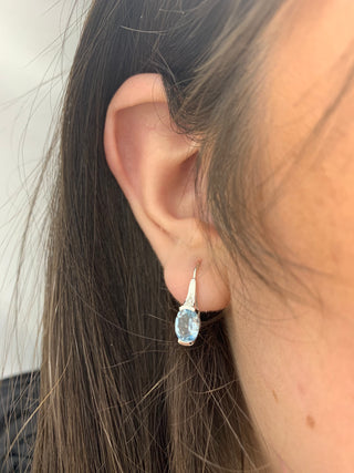 Pendientes de topacio azul y diamantes