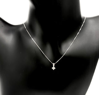 Colgante con solitario de diamante canadiense de talla princesa de 0,13 quilates en oro blanco de 14 quilates, 18"