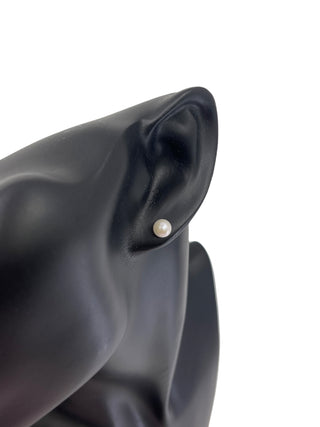 Aretes de perlas cultivadas de 7 a 7,5 mm en oro amarillo de 14 quilates con cierre de mariposa