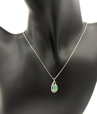 Collar de plata con esmeralda ovalada de 0,75 quilates y diamante de 0,03 quilates, 18"