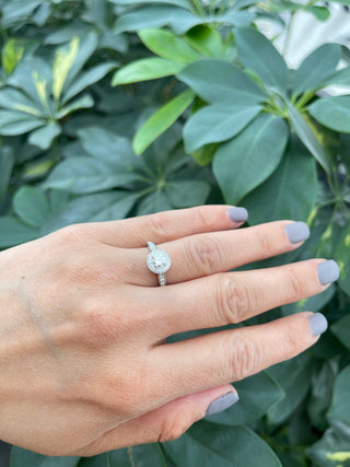14K White Gold 0.77cttw Diamond Halo Engagement Ring, size  6