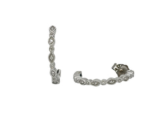 Aretes tipo argolla con diamantes de 0,07 quilates en oro blanco de 14 quilates