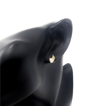 Aretes de oro amarillo de 10 quilates con ópalo de 0,60 quilates y diamantes de 0,04 quilates
