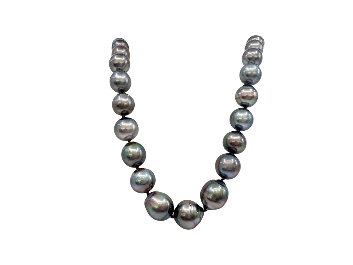 Hebra de perlas de Tahití negras con cierre de perlas de oro blanco de 14 k - 20&quot;