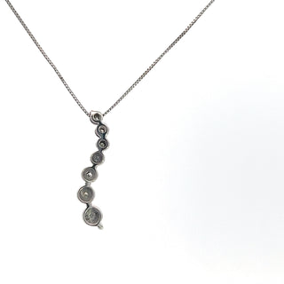 Colgante Journey de diamantes de 0,04 quilates en oro blanco de 10 quilates, 18"