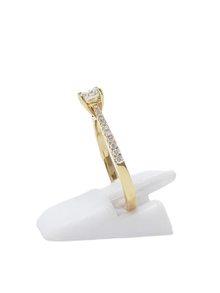 Anillo de compromiso de diamantes de 0,50 quilates en oro amarillo de 14 quilates