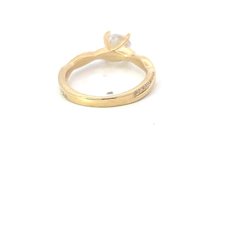 14K Round Brilliant Cut Diamond Ring