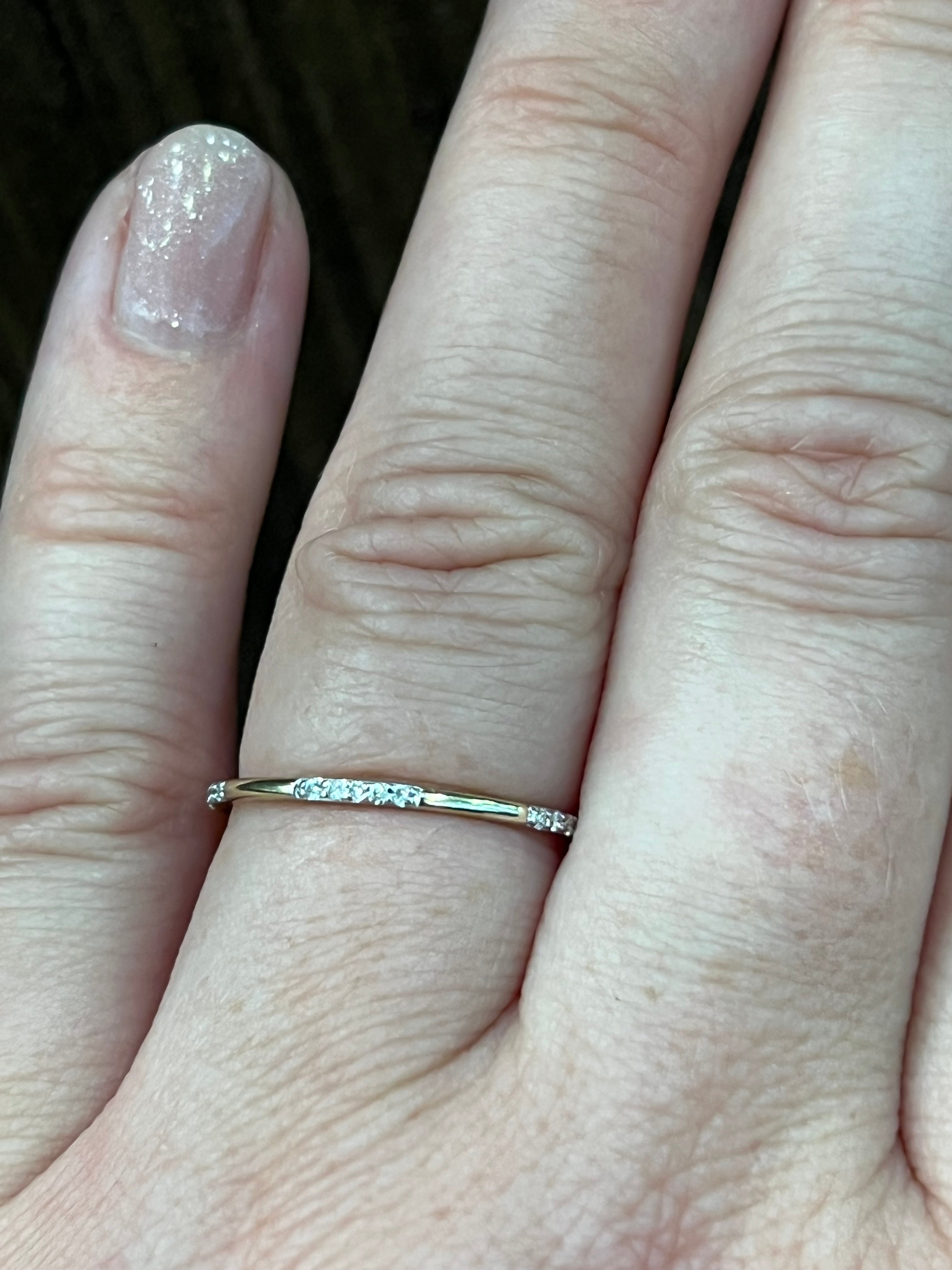 10K Yellow Gold 0.10cttw Diamond Band - size 6.5