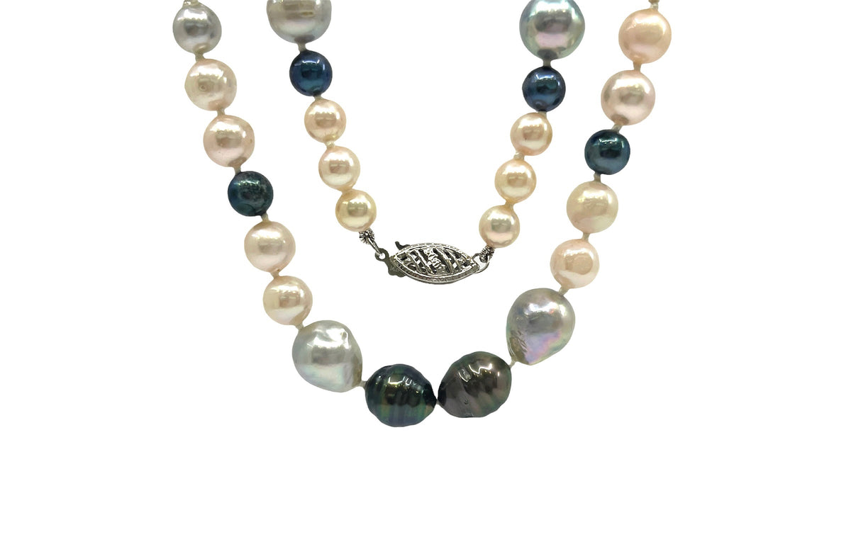 Hebra de perlas de lujo cultivadas en blanco y negro de Tahití negro con cierre de perla de oro blanco de 14 k - 16&quot;
