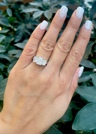 Anillo de compromiso/aniversario con diamantes de talla cojín cultivados en laboratorio de oro blanco de 14 quilates de 3,43 quilates - Talla 7 