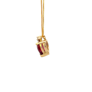 Colgante de corazón de diamantes y granate en oro amarillo de 10 quilates, 18"
