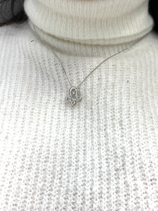 Collar de mariposa con diamantes de plata de ley de 0,03 quilates, 18"