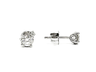 Aretes de oro blanco de 14 quilates con diamantes canadienses de talla redonda de 0,30 quilates