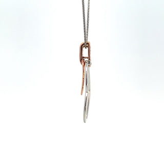 Colgante en forma de corazón con diamantes de 0,015 quilates en oro blanco y rosa de 10 quilates, 18"