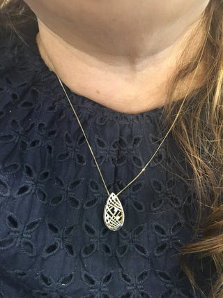 Colgante de diamantes de 0,06 quilates en oro blanco y amarillo de 10 quilates, 18"