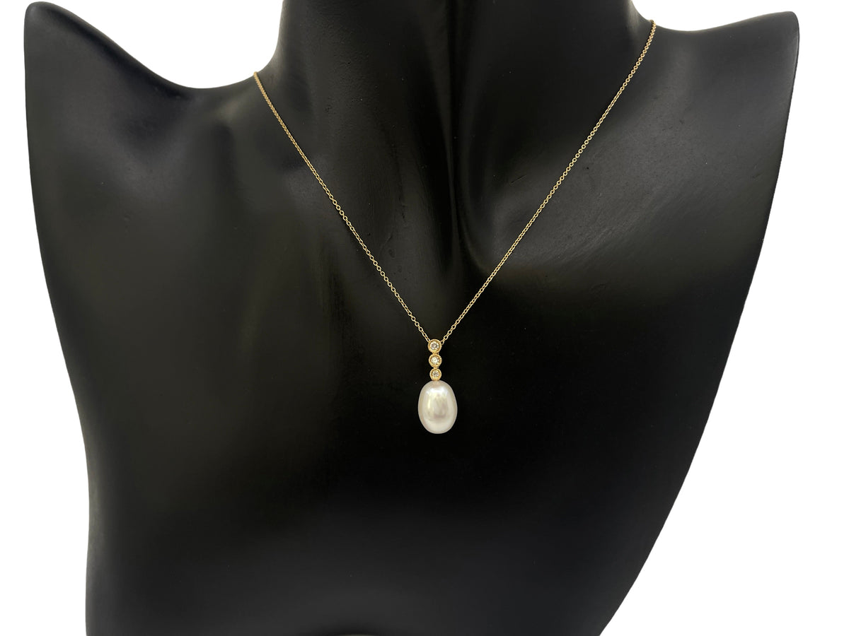 10K Yellow Gold Fresh Water Pearl and Diamond Necklace, 18&quot;