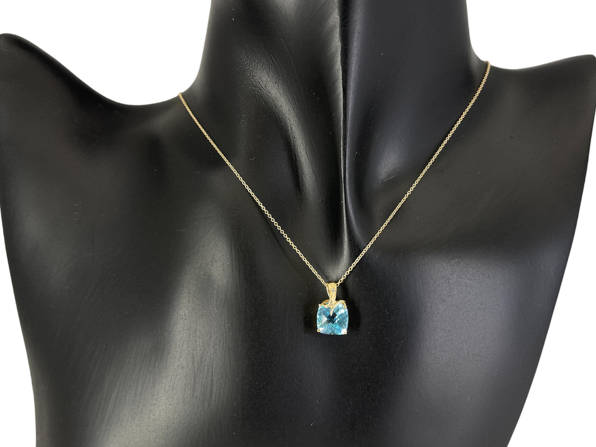 Collar de oro amarillo de 10 quilates con topacio azul suizo de 8 mm y diamantes de 0,005 quilates - 18 pulgadas