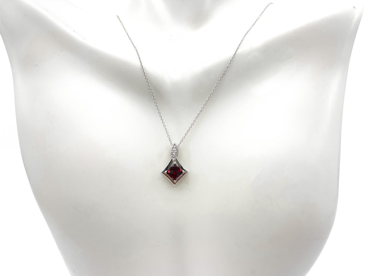10K White Gold Garnet and Diamond Necklace, 18&quot;