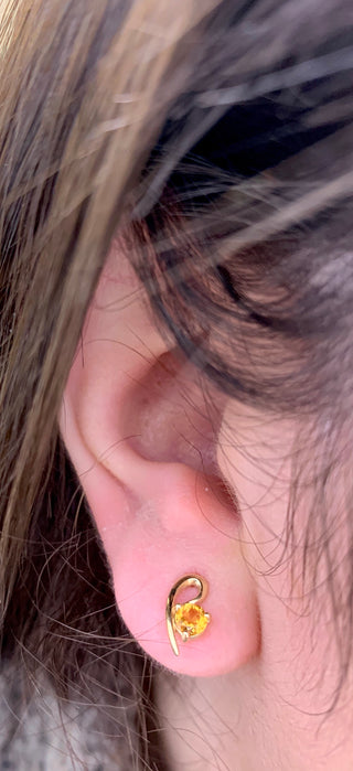 Aretes de citrino en oro amarillo de 14 quilates