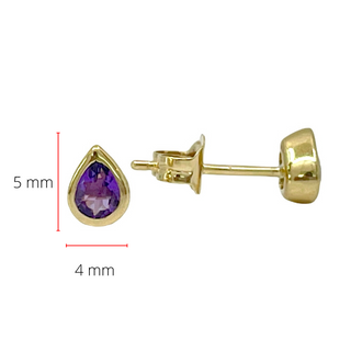 Aretes con engarce de bisel de amatista de talla pera de oro amarillo de 10 quilates de 0,35 quilates