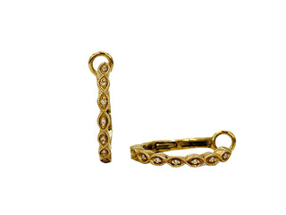 Aretes tipo argolla con diamantes canadienses de 0,05 quilates en oro amarillo de 14 quilates