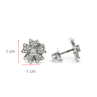 Aretes de diamantes de 0,34 quilates en oro blanco de 14 quilates