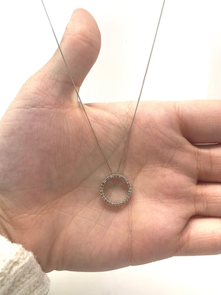 Colgante de eternidad con diamantes de 0,05 quilates en oro blanco de 10 quilates - 18"