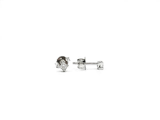 Aretes de oro blanco de 10 quilates con diamantes de 0,13 quilates de talla princesa